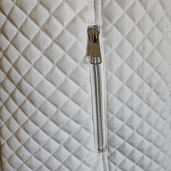 Black Rivet Quilted Vest - Picture 2 of 6